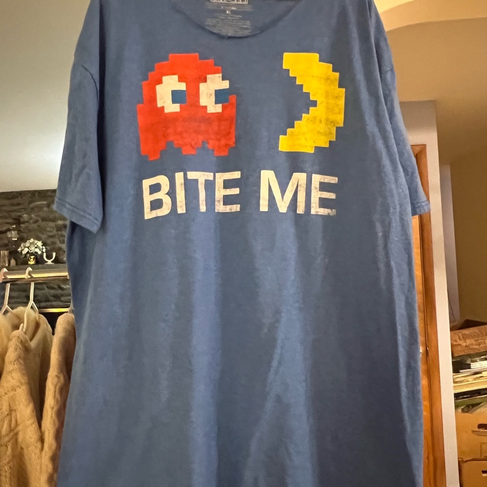 Pac-Man Men’s T-Shirt XL Cut Neckline Cotton Blend Blue Red Yellow